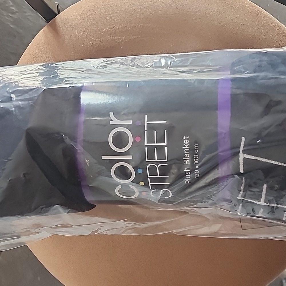Color Street Throw Blanket NWT